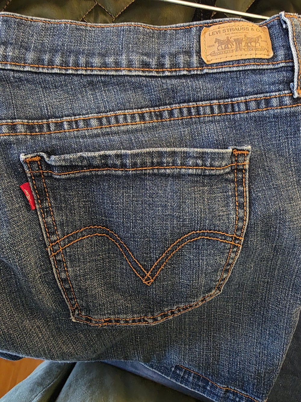 Levi's Women's 515 Denim Shorts - Picture 3 of 5